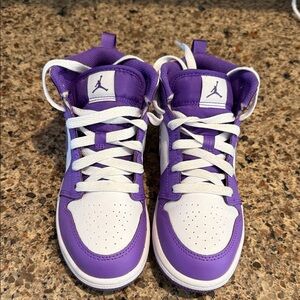 Brand anew JORDANS: Purple and White Sneakers